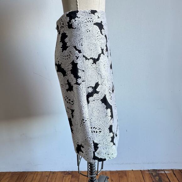 DEREK LAM Paisley Jacquard Black & White Wool-Silk Blend Pencil Skirt - Picture 2 of 8